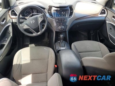 Zdjęcie 8 z 13 samochodu: 2017 HYUNDAI SANTA FE SE VIN:KM8SMDHF3HU170642 - miniatura