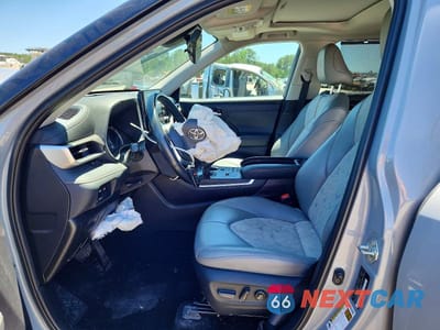 Zdjęcie 7 z 13 samochodu: 2022 TOYOTA HIGHLANDER HYBRID BRONZE EDITION VIN:5TDABRCH0NS542871 - miniatura