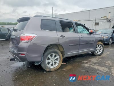 Trzecie zdjęcie samochodu z tyłu: 2012 TOYOTA HIGHLANDER HYBRID VIN:JTEBC3EH3C2005097 - miniatura