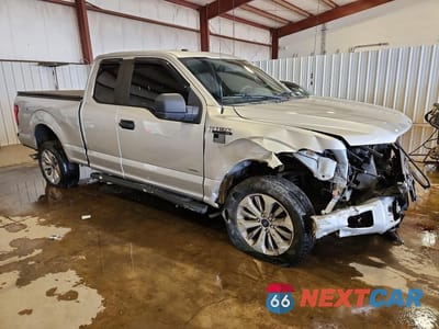 Czwarte zdjęcie samochodu z boku: 2017 FORD F150 SUPER CAB VIN:1FTEX1EP0HFC00690 - miniatura