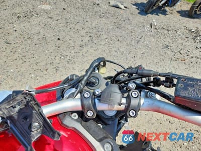 Zdjęcie 7 z 9 samochodu: 2014 YAMAHA FZ09 VIN:JYARN33E6EA001040 - miniatura