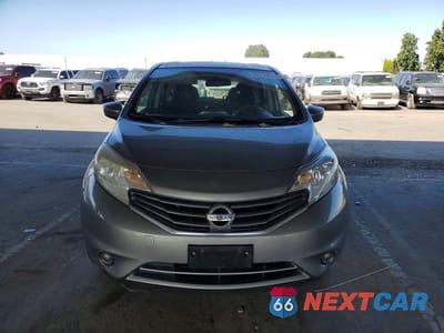 Piąte zdjęcie samochodu w środku: 2015 NISSAN VERSA NOTE SV VIN:3N1CE2CP3FL412799 - miniatura