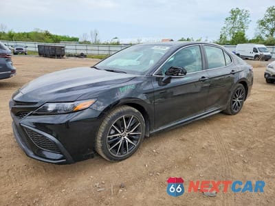 2023 TOYOTA CAMRY SE 4T1G11AK5PU749098 - główne zdjęcie licytacji z USA - miniatura