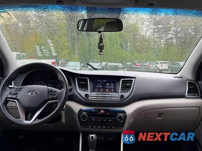 Zdjęcie 9 z 12 samochodu: 2018 HYUNDAI TUCSON SEL VIN:KM8J3CA41JU714885 - miniatura