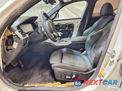 Zdjęcie 7 z 12 samochodu: 2019 BMW 330XI VIN:WBA5R7C52KAJ80636 - miniatura