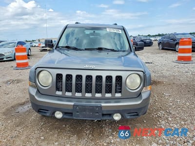 Piąte zdjęcie samochodu w środku: 2012 JEEP PATRIOT LATITUDE VIN:1C4NJRFB7CD570171 - miniatura