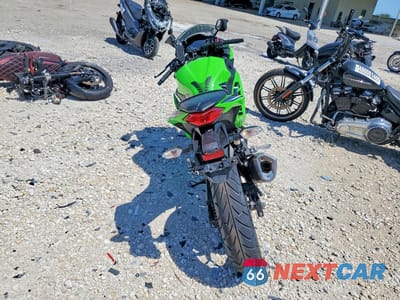 Czwarte zdjęcie samochodu z boku: 2014 KAWASAKI EX300 B VIN:JKAEX8B19EA009247 - miniatura