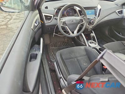 Zdjęcie 8 z 13 samochodu: 2016 HYUNDAI VELOSTER BASE VIN:KMHTC6AD9GU271291 - miniatura