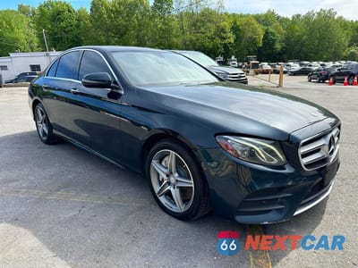 Czwarte zdjęcie samochodu z boku: 2017 MERCEDES-BENZ E 300 4MATIC VIN:WDDZF4KB7HA028160 - miniatura