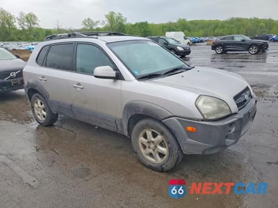 Czwarte zdjęcie samochodu z boku: 2005 HYUNDAI TUCSON VIN:KM8JN12DX5U200875 - miniatura