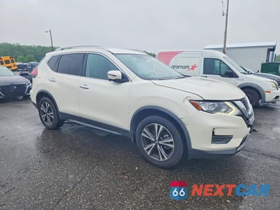 Czwarte zdjęcie samochodu z boku: 2020 NISSAN ROGUE SV VIN:JN8AT2MV1LW109134 - miniatura