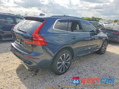 Trzecie zdjęcie samochodu z tyłu: 2022 VOLVO XC60 B5 MOMENTUM VIN:YV4L12DK4N1946750 - miniatura