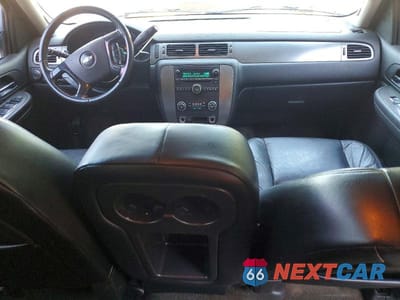 Zdjęcie 8 z 13 samochodu: 2007 CHEVROLET SUBURBAN C1500 VIN:3GNFC16077G239346 - miniatura