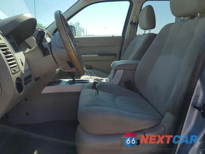 Zdjęcie 7 z 13 samochodu: 2008 MERCURY MARINER VIN:4M2CU81128KJ13787 - miniatura