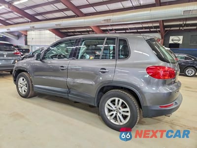 Drugie zdjęcie samochodu z przodu: 2013 VOLKSWAGEN TIGUAN S VIN:WVGAV7AX9DW021096 - miniatura