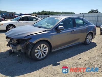 2020 TOYOTA CAMRY LE 4T1C11AK9LU986668 - główne zdjęcie licytacji z USA - miniatura