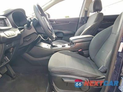Zdjęcie 7 z 13 samochodu: 2016 KIA SORENTO LX VIN:5XYPG4A36GG118469 - miniatura