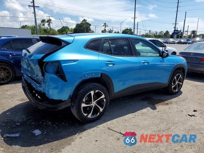 Trzecie zdjęcie samochodu z tyłu: 2025 CHEVROLET TRAX 1RS VIN:KL77LGEP1SC281440 - miniatura