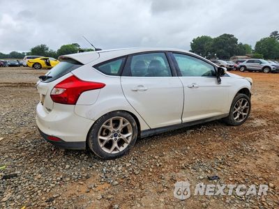Trzecie zdjęcie samochodu z tyłu: 2014 FORD FOCUS TITANIUM VIN:1FADP3N22EL251669 - miniatura