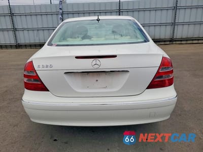 Zdjęcie 6 z 12 samochodu: 2005 MERCEDES-BENZ E 320 VIN:WDBUF65J95A678489 - miniatura