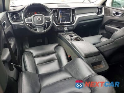 Zdjęcie 8 z 13 samochodu: 2019 VOLVO XC60 T5 VIN:LYV102RK5KB184765 - miniatura