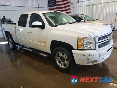 Czwarte zdjęcie samochodu z boku: 2012 CHEVROLET SILVERADO K1500 LT VIN:3GCPKSE71CG100487 - miniatura