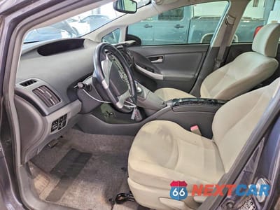 Zdjęcie 7 z 12 samochodu: 2010 TOYOTA PRIUS V VIN:JTDKN3DU3A0083496 - miniatura