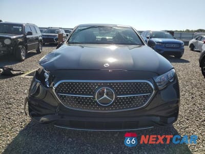 Piąte zdjęcie samochodu w środku: 2025 MERCEDES-BENZ E 350 VIN:W1KLF4GB8SA154937 - miniatura