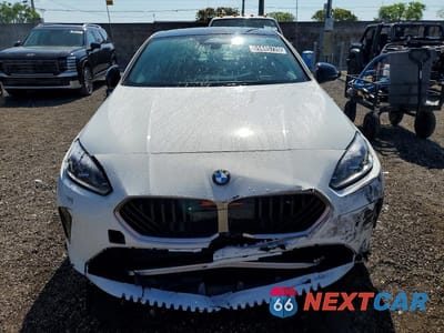 Piąte zdjęcie samochodu w środku: 2026 BMW 228 VIN:WBA83GG01T7U40312 - miniatura