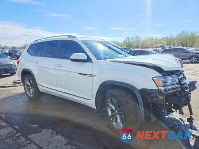 Czwarte zdjęcie samochodu z boku: 2018 VOLKSWAGEN ATLAS SEL VIN:1V2RR2CA5JC545333 - miniatura