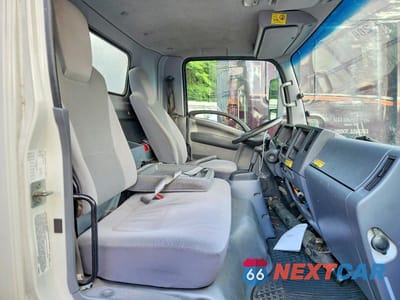 Zdjęcie 11 z 14 samochodu: 2019 ISUZU NPR HD BOX TRUCK VIN:54DB4W1B0KS811347 - miniatura