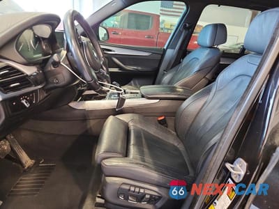 Zdjęcie 7 z 13 samochodu: 2017 BMW X5 XDRIVE50I VIN:5UXKR6C38H0J85481 - miniatura