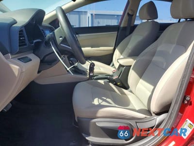 Zdjęcie 7 z 12 samochodu: 2019 HYUNDAI ELANTRA SE VIN:KMHD74LF3KU753887 - miniatura