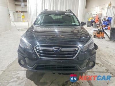 Piąte zdjęcie samochodu w środku: 2018 SUBARU OUTBACK 2.5I PREMIUM VIN:4S4BSACC8J3217712 - miniatura