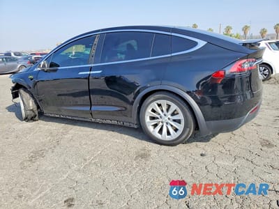 Drugie zdjęcie samochodu z przodu: 2020 TESLA MODEL X VIN:5YJXCDE29LF303789 - miniatura