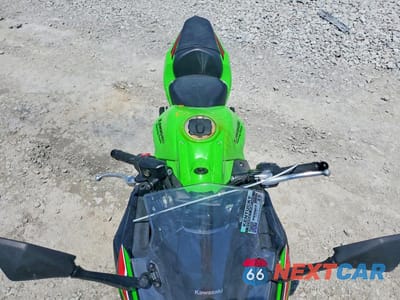 Piąte zdjęcie samochodu w środku: 2024 KAWASAKI EX650 P VIN:ML5EXEP14RDAB9792 - miniatura