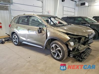 Czwarte zdjęcie samochodu z boku: 2023 SUBARU FORESTER TOURING VIN:JF2SKARC0PH499790 - miniatura