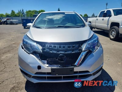 Piąte zdjęcie samochodu w środku: 2017 NISS VERSA NOTE VIN:3N1CE2CP3HL361243 - miniatura