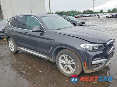 Czwarte zdjęcie samochodu z boku: 2019 BMW X3 XDRIVE30I VIN:5UXTR9C51KLP81495 - miniatura