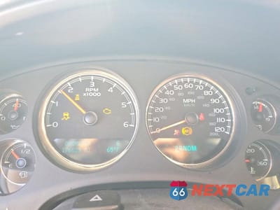 Zdjęcie 9 z 12 samochodu: 2013 CHEVROLET SUBURBAN C1500 LT VIN:1GNSCJE02DR218173 - miniatura