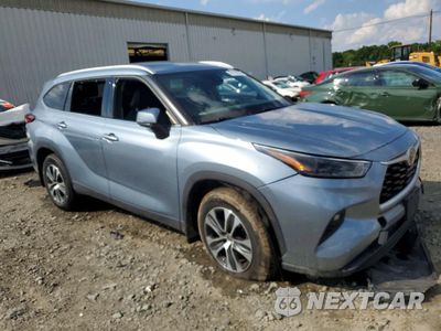 Czwarte zdjęcie samochodu z boku: 2022 TOYOTA HIGHLANDER XLE VIN:5TDGZRBH0NS163179 - miniatura
