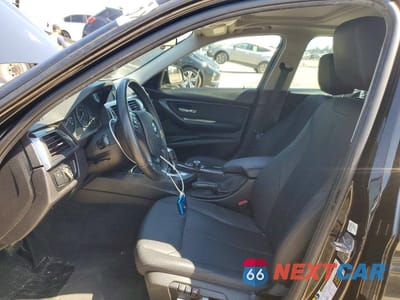 Zdjęcie 7 z 13 samochodu: 2018 BMW 320 I VIN:WBA8E1G5XJNU90170 - miniatura