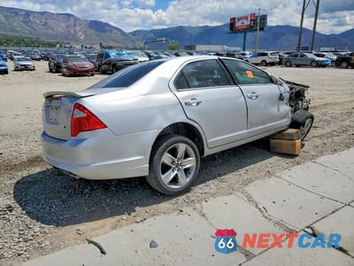 Trzecie zdjęcie samochodu z tyłu: 2010 FORD FUSION VIN:3FAHP0HA5AR133307 - miniatura