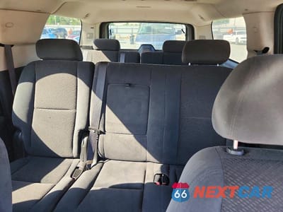 Zdjęcie 10 z 13 samochodu: 2007 CHEVROLET SUBURBAN K1500 VIN:1GNFK163X7J347102 - miniatura