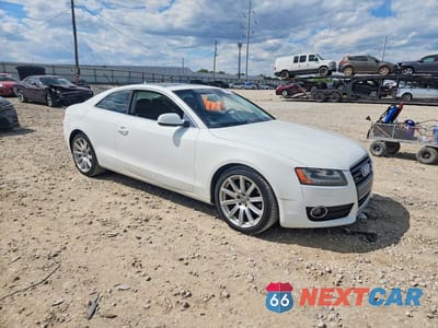 Czwarte zdjęcie samochodu z boku: 2012 AUDI A5 PREMIUM PLUS VIN:WAULFAFR9CA040662 - miniatura