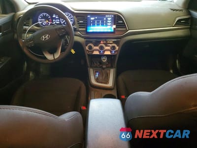 Zdjęcie 8 z 13 samochodu: 2019 HYUNDAI ELANTRA SE VIN:5NPD74LF4KH415901 - miniatura