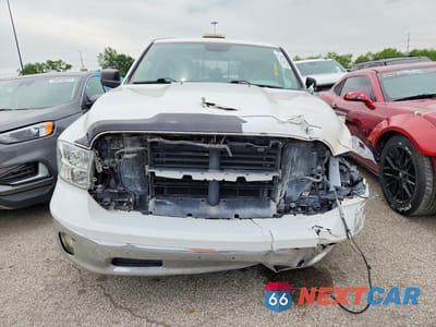 Piąte zdjęcie samochodu w środku: 2019 RAM 1500 CLASSIC SLT VIN:1C6RR6GT7KS668330 - miniatura