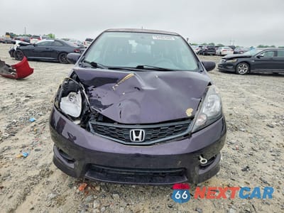 Piąte zdjęcie samochodu w środku: 2013 HONDA FIT SPORT VIN:JHMGE8H55DC047896 - miniatura