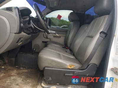 Zdjęcie 7 z 12 samochodu: 2010 GMC SIERRA K3500 VIN:1GD3K2B69AF111676 - miniatura