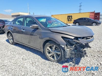 Czwarte zdjęcie samochodu z boku: 2015 NISSAN ALTIMA 2.5 SL VIN:1N4AL3AP5FN881997 - miniatura